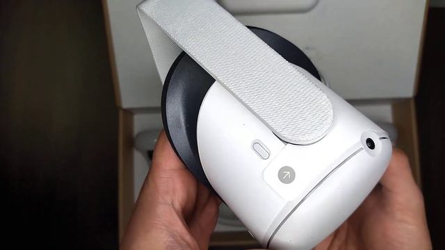 Распаковка Oculus Quest 2. Советы при покупке на вторичном рынке.