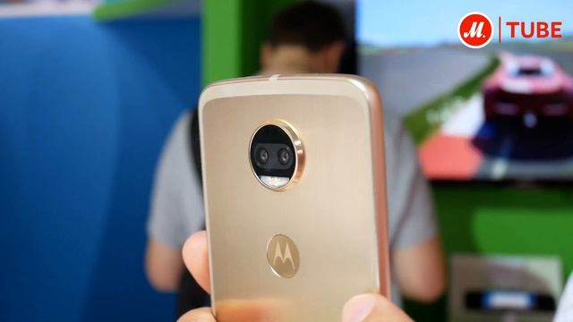 Новинки IFA 2017: смартфоны Moto Z2 Force и Moto X4 смотреть онлайн