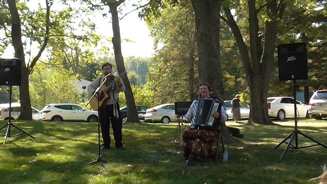 Russian festival concert USA Barvinok duo Nina Tritenichenko bayan guitar смотреть онлайн