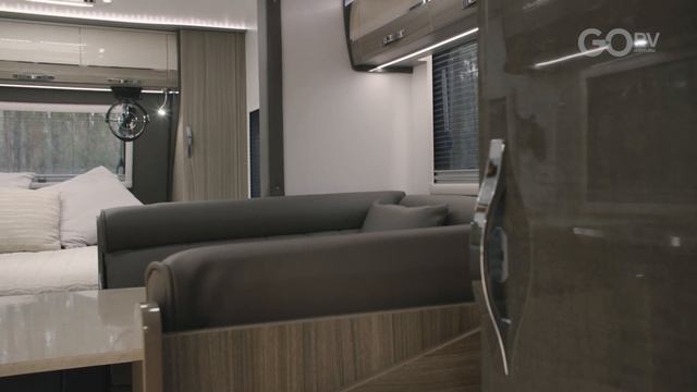 This Caravan Has An AMAZING Interior! смотреть онлайн