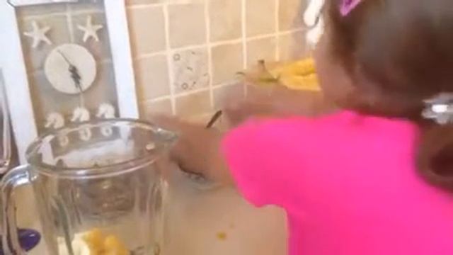 Банановый смузи с домашним йогуртом. Мега-вкусняшка смотреть онлайн
