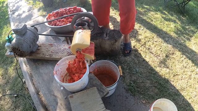 1 000 000 помидоров перекрутить за раз, реально???? да легко!!!! моя самоделка в действии... смотреть онлайн