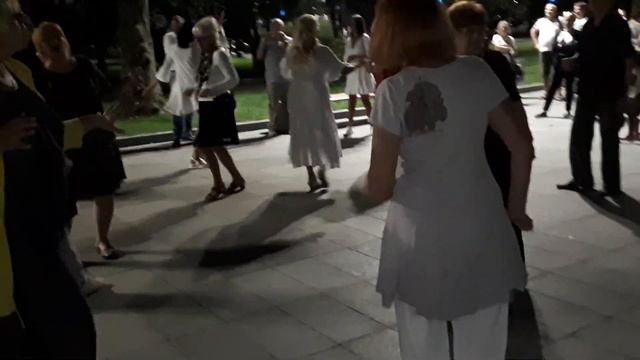 Нино!!!Народные танцы,сухой фонтан,Харьков!!! смотреть онлайн