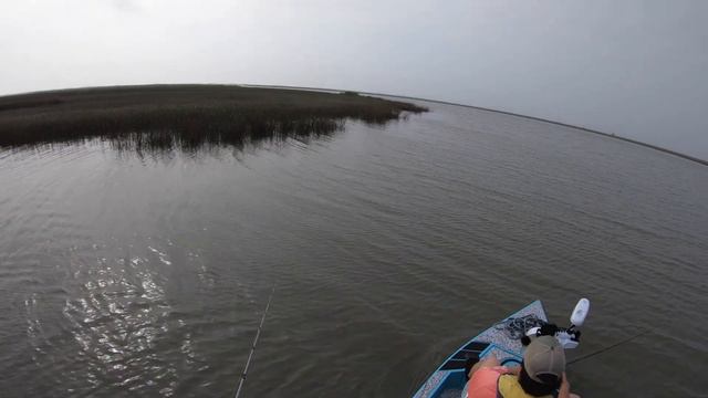 (S4 Ep105) High Winds, Massive Back Lake and a ***FAST*** Micro Skiff / Hold On!!! смотреть онлайн