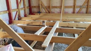 Как сделать черновой пол за один день в каркасном доме. Строительство каркасной мастерской 6 серия.