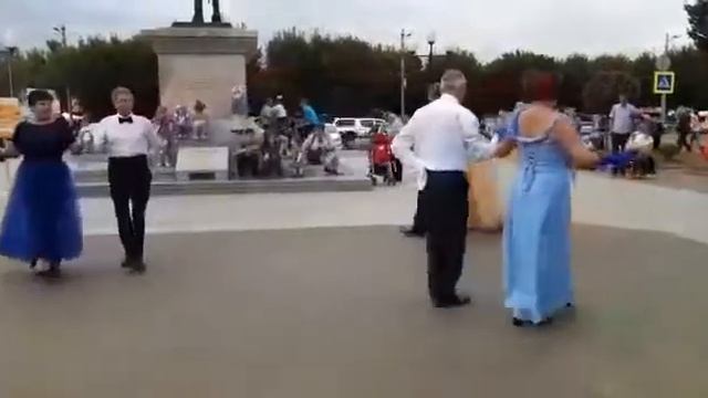 Танцующие пенсионеры смотреть онлайн