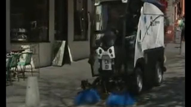 Подметально-уборочная машина Johnston C101 смотреть онлайн