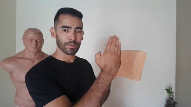 Miguel Ferrera - Rompimiento de un Ladrillo смотреть онлайн