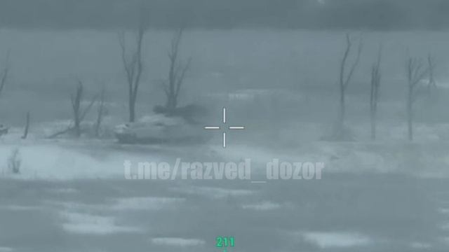 Украинский танк, предположительно Т-64БМ «Булат», отправлен в ангар смотреть онлайн