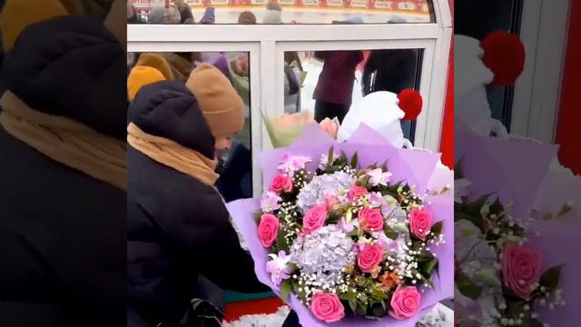 Алина Загитова.Поздравления болельщиков с шестилетием победы на Олимпиаде-2018. Гум-каток,25.02.202 смотреть онлайн