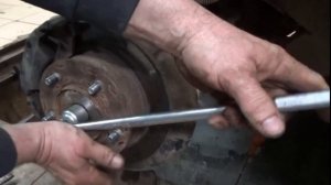 Как затянуть ступичную гайку на Ниве