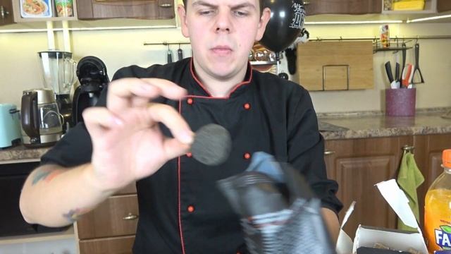 ЧЁРНАЯ ПЯТНИЦА / ОБЗОР ВСЕХ ЧЁРНЫХ ПРОДУКТОВ / ЧЁРНЫЙ БУРГЕР С ЧЁРНОЙ ФАНТОЙ смотреть онлайн