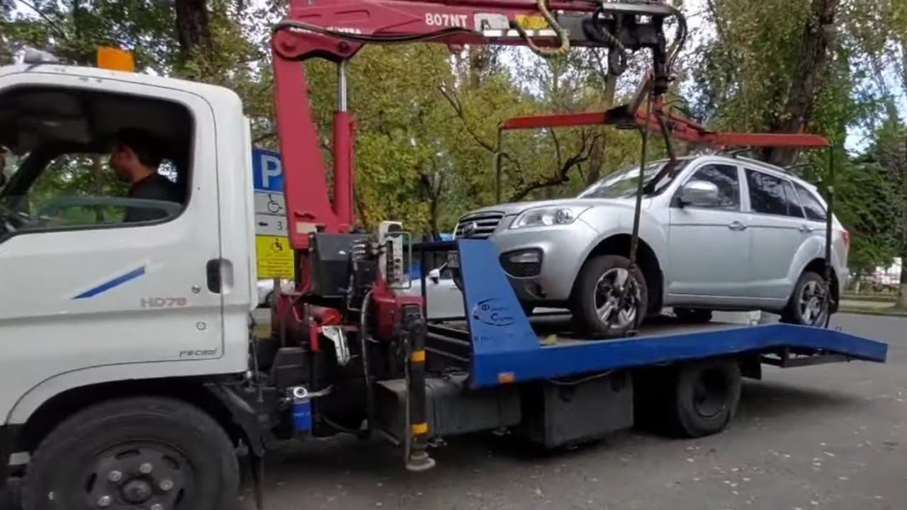 Эвакуация за неправильную парковку. Работают общественник и ГИБДД смотреть онлайн