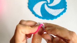 Салфетка-прихватка крючком на 8 марта «Круги на полях».Napkin crochet «Crop circles»