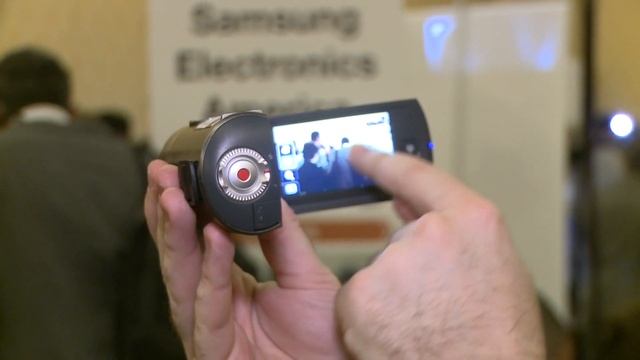 Samsung HMX-Q10 camcorder at CES 2011 - Which? first look review смотреть онлайн