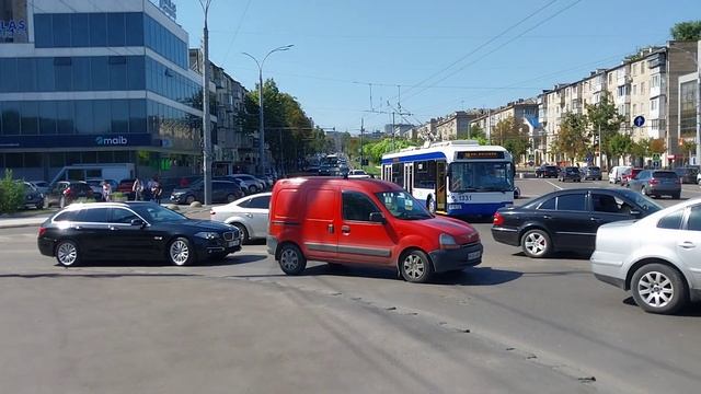 Молдова.Кишинё.Центр, отключение электричества на линии. 5.09.23. смотреть онлайн