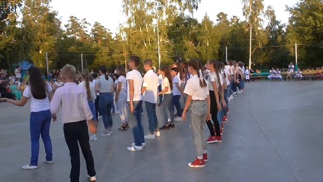 Эстрадный ансамбль " Карусель" - Нарисуй этот мир смотреть онлайн