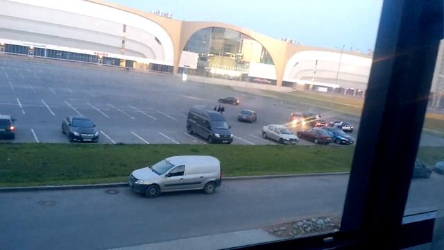 Парковка у ТЦ Жемчужная плаза в 4 утра смотреть онлайн