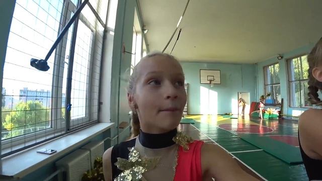 Влог. Танцуем на Юбилее нашей школы. Блондинка ТВ смотреть онлайн