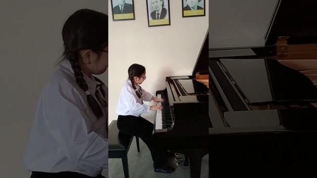 Балмагамбет Айлана / 5 класс / А. Абдинуров "Школьный Вальс" / М. Клементи Сонатина C-dur op. 36 √1 смотреть онлайн