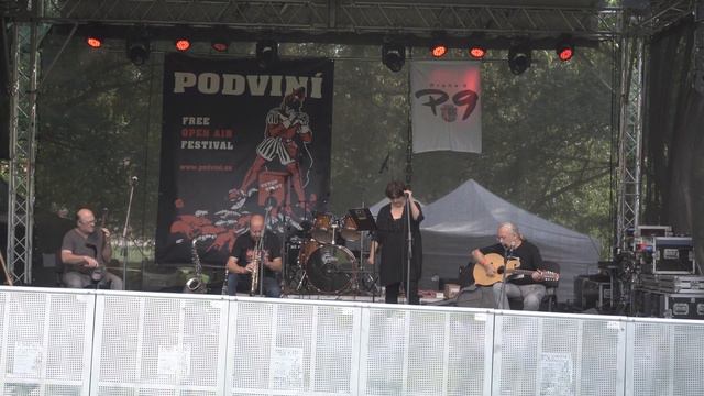 Majerovy brdzové tabulky - Eliška a vítr (Podviní 2020) смотреть онлайн