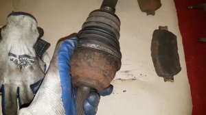 Причина вытекания смазки из ШРУСа