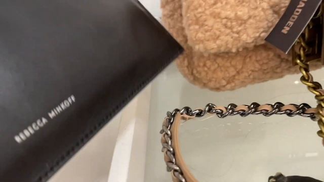 СУМКИ НА ЛЕТО, САМЫЕ МОДНЫЕ АМЕРИКАНСКИЕ СУМКИ! GUESS, KARL LAGERFELD /Шопинг Влог/Dita Style Canad смотреть онлайн