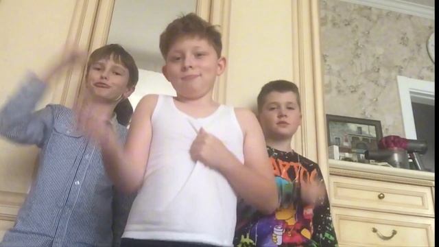 ЭРОН ДОН ДОН ПОДНЕМИ СВОЙ ТЕЛЕФОН ?#мем смотреть онлайн