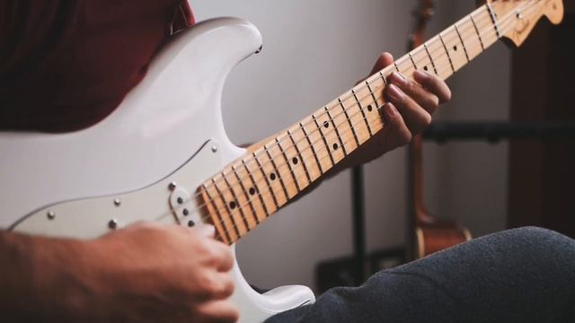 Fender Stratocaster Player Series смотреть онлайн