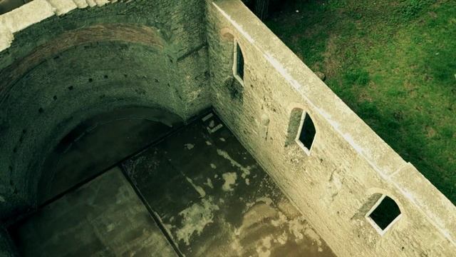 Mausoleo di cecilia metella ripreso con un drone смотреть онлайн