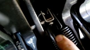 Подъемный механизм двигателя SEA-PRO OTH 9.9 S Звон идет от тяги!