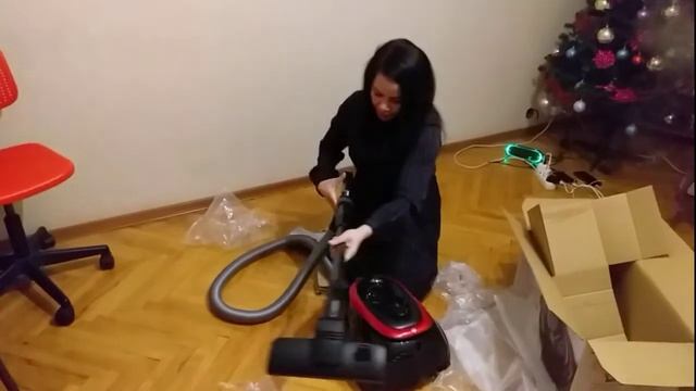 UNBOXING THE SAMSUNG VC2100 CANISTER VACUUM CLEANER смотреть онлайн
