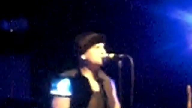 Emotionless Benji Madden of Good Charlotte смотреть онлайн