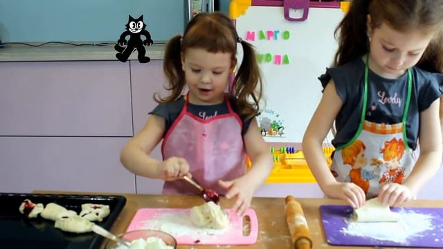 Маленькие девочки -Повара ???? Смотри до конца:) Марго и Виола готовят. ЛУЧШЕ ВСЕХ! ДЕВОЧКА ПОВАР смотреть онлайн