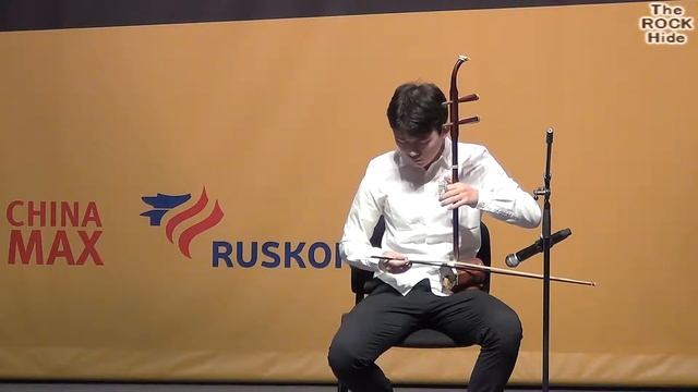 Игра на китайском традиционном инструменте - Эрху [2 ДЕНЬ New Year Asia Fest in SPb (03.12.2017)] смотреть онлайн