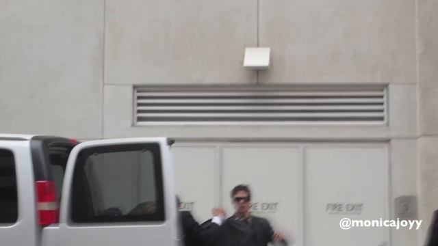 Ian Somerhalder and Nina Dobrev arriving at Comic Con 2013 смотреть онлайн