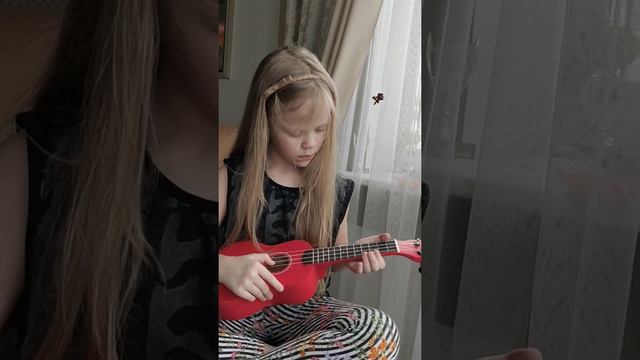 Sapega Anna / Первые пробы на укулеле /2021 смотреть онлайн