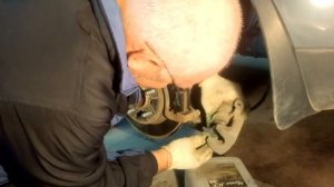 Замена задних колодок киа соул 2016, часть 2