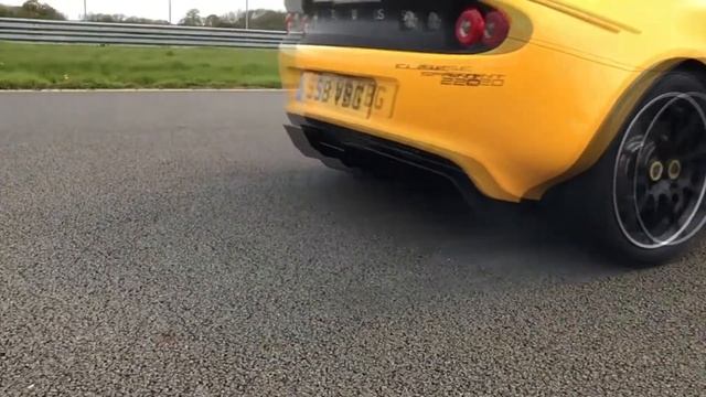 Культовый Спорткар Lotus Авто-Звук 2017 смотреть онлайн