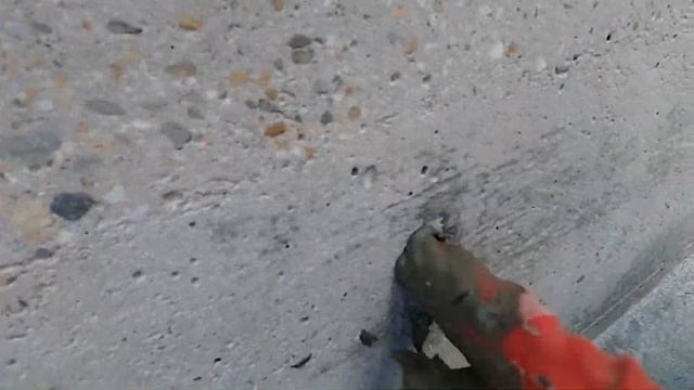 Гидроизоляция стен цокольного этажа. Часть 1. Подготовка стен и зачеканивание отверстий от шпилек. смотреть онлайн