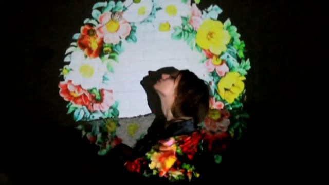 Вместо освещения использовал проектор смотреть онлайн