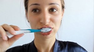 Как отбелить зубы дома за 1 минуту? \ Как в домашних условиях сделать зубы белее?