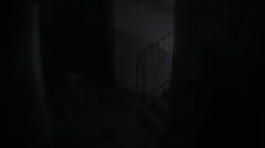 Инопланетянин в подъезде снят на камеру наблюдения