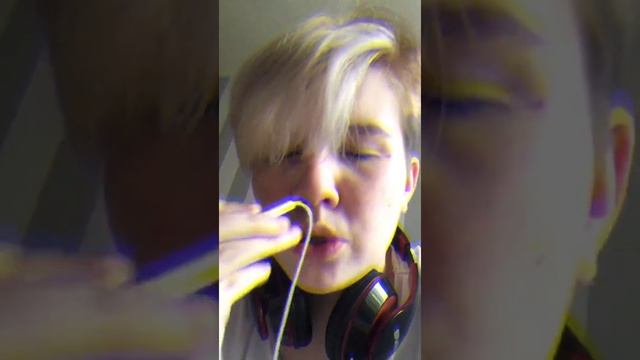 Это первый видос, о том как мой наушники по сути сломались;) смотреть онлайн