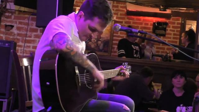 Андрей ГрейЧайник (ДМЦ) - "Ты мне нужна..." в клубе Швайн 17.02.2017 г. смотреть онлайн