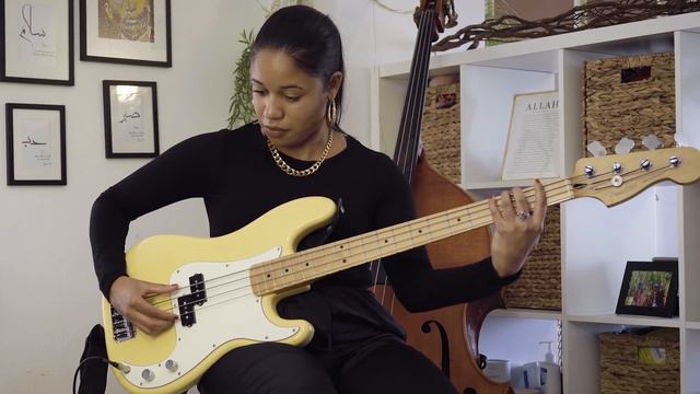 Aneesa Strings Teaches Us The Palm Mute | Technique of the Week | Fender смотреть онлайн