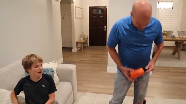 Fall Party Games! Who Can Win The Most Prizes! смотреть онлайн