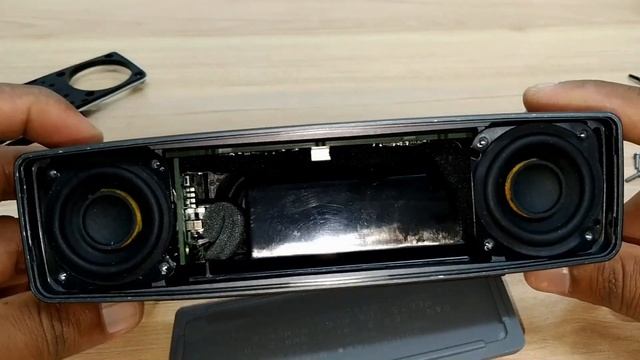 Bose SoundLink Mini II Disassembly смотреть онлайн