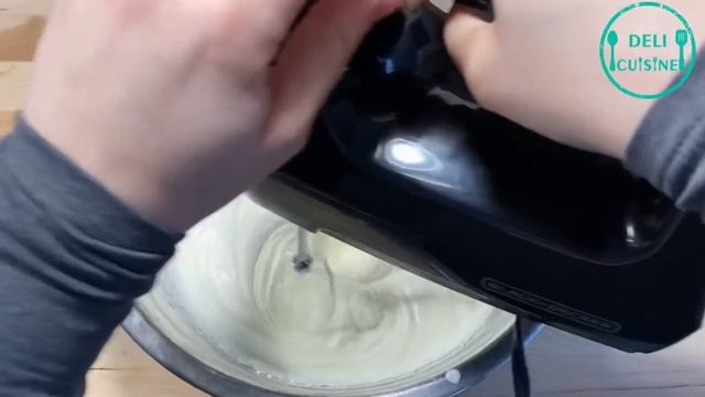 GÂTEAU SANS CUISSON AU KINDER BUENO? Prêt En 15 Min⏱ Deli Cuisine