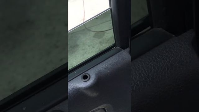 Ремонт дверей: снятие обшивки и замена ручек